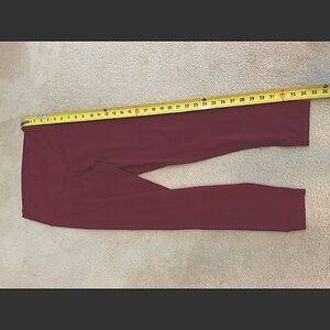Aerie Chill, Play, Move. Size L burgundy.
